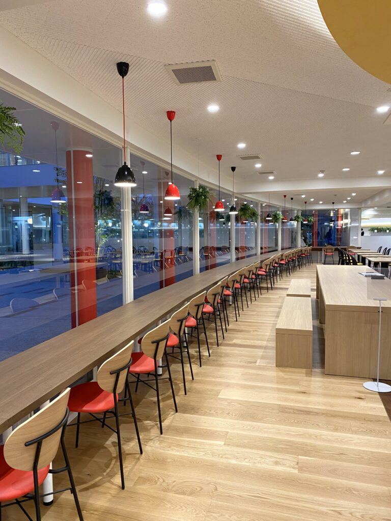 令和健康科学大学　学食